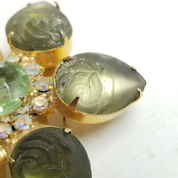 Vintage Green and Gold Tone Rhinestone Flower Brooch Unique Petal Design, Estate - Picture 4 of 7